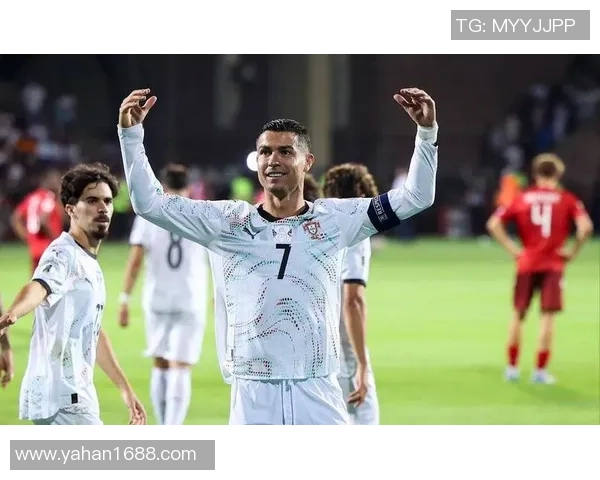 法国足球明星受伤瞬间曝光引发球迷热议与关心