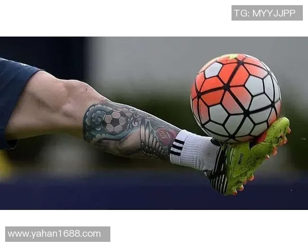 足球明星独特腿部纹身艺术展示与背后故事解析